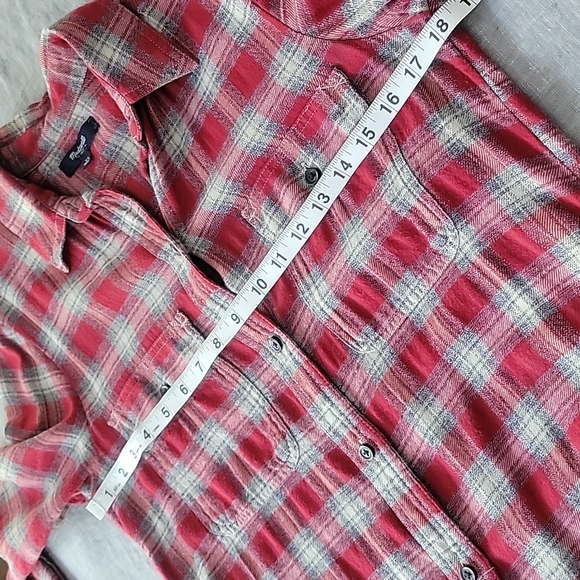 Madwell High Low Plaid Flannel Button Up - Picture 7 of 13